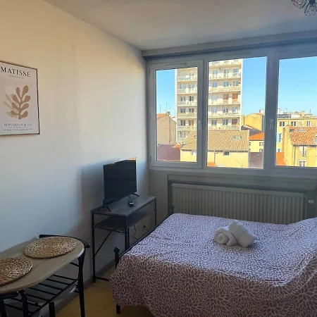 Hyper Centre De - 44