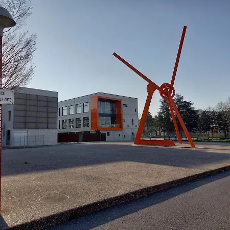 Hyper Centre De - 44