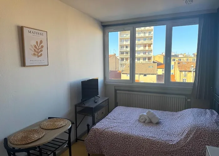 Hyper Centre De - 44