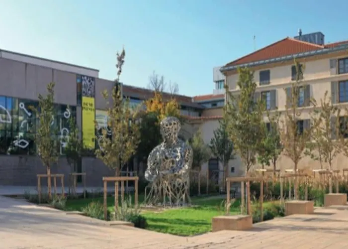 Hyper Centre De - 44 Valence (Drome)