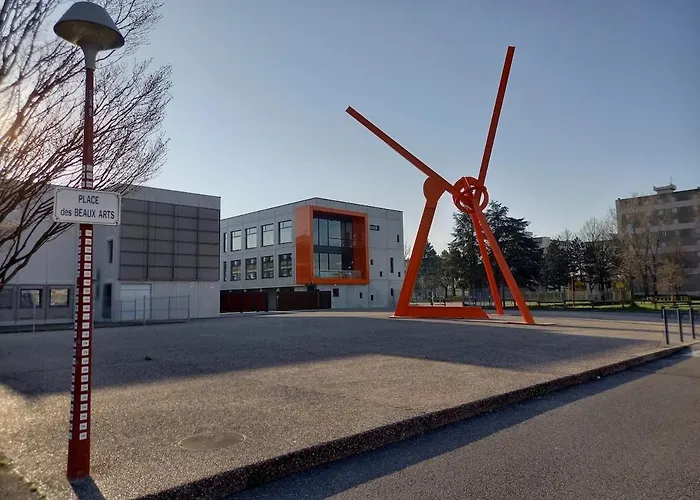 Hyper Centre De - 44