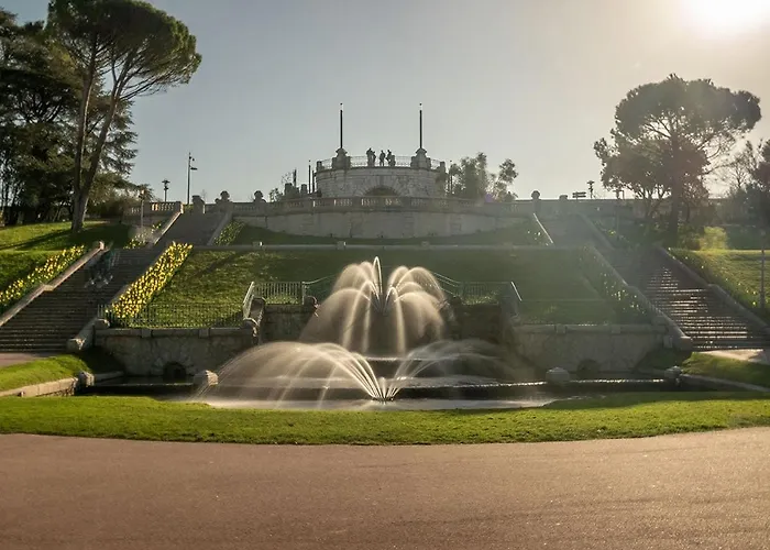 Hyper Centre De - 44 *